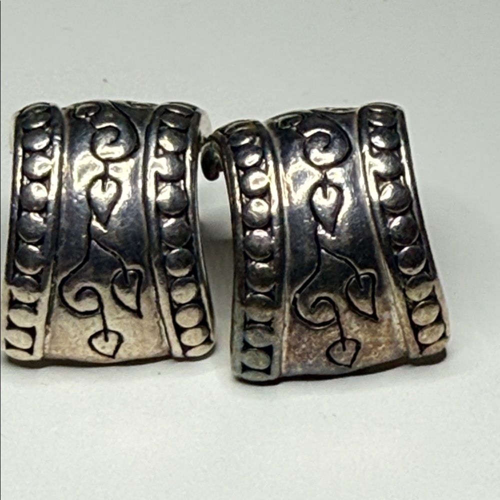 Vintage untested unmarked  Patterned clip on earrings Earrings